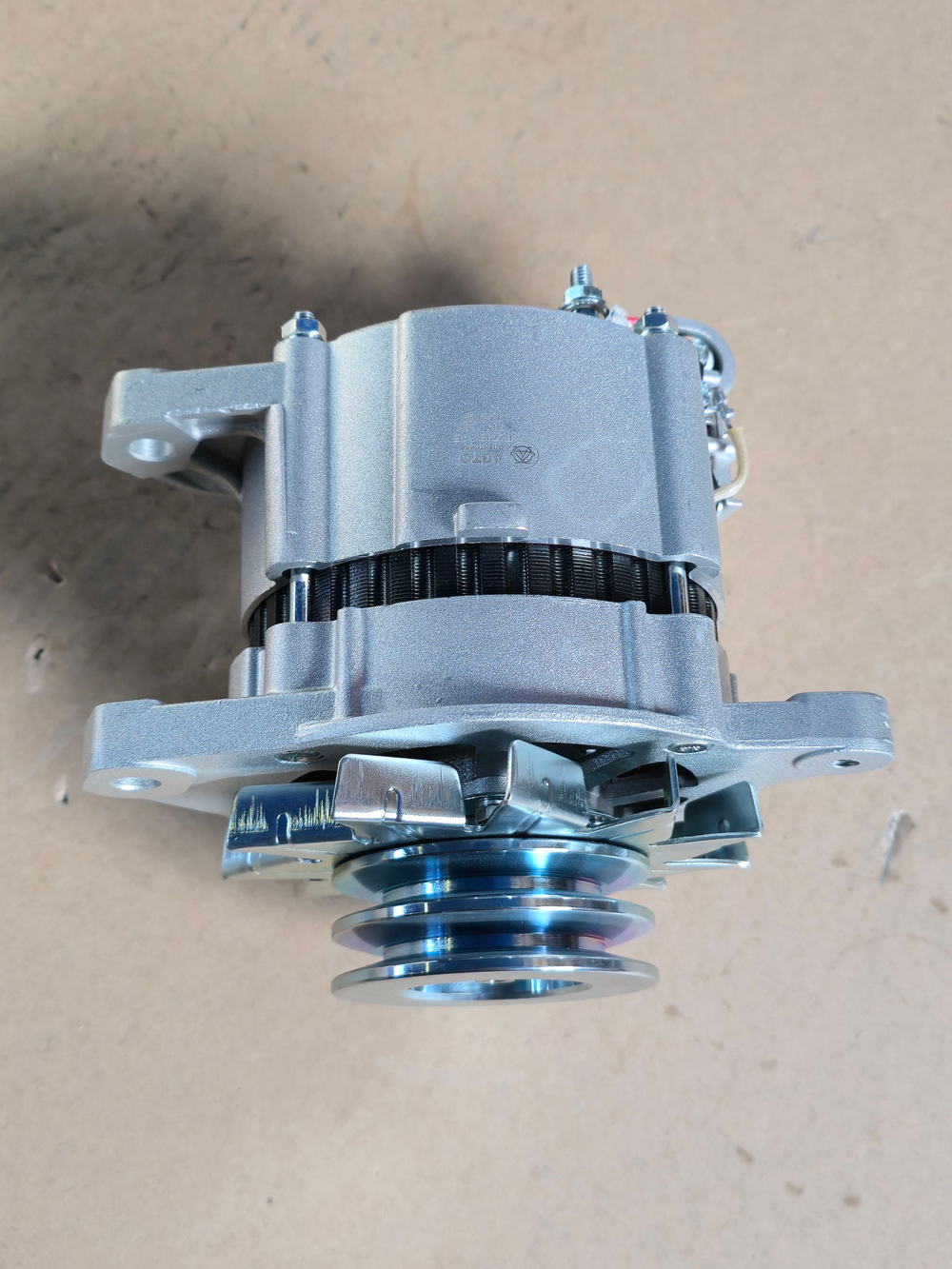 Генератор Камаз, МАЗ дв.ЯМЗ-236, 238, КАМАЗ-740 28В 50А Автоэлектрика