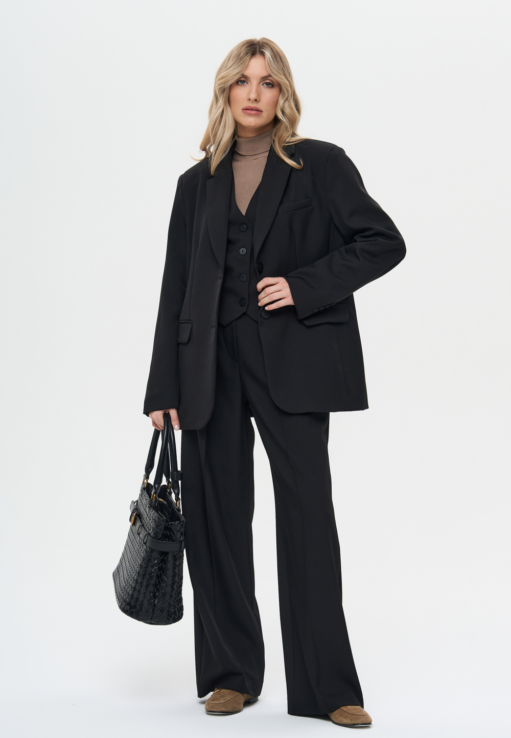 Жилет приталенный