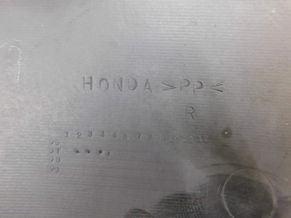 пластик передний правый Honda Shadow 400 NC34 052571