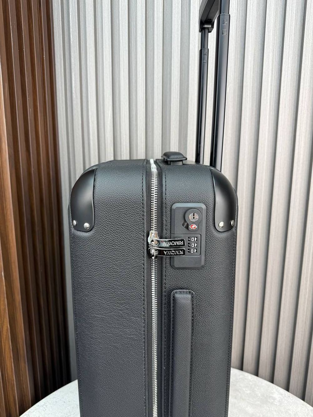 Чемодан Rimowa Distinct cabin