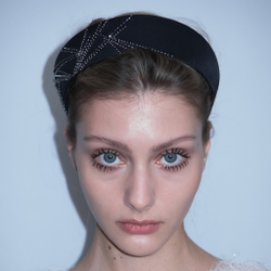 Кокошник с графичным рисунком