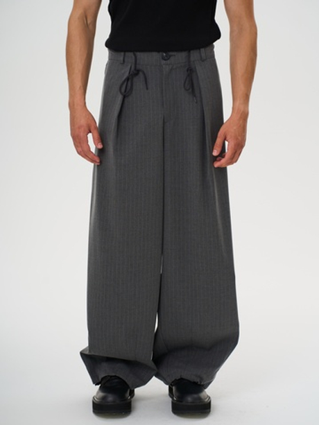 Серые брюки на резинке