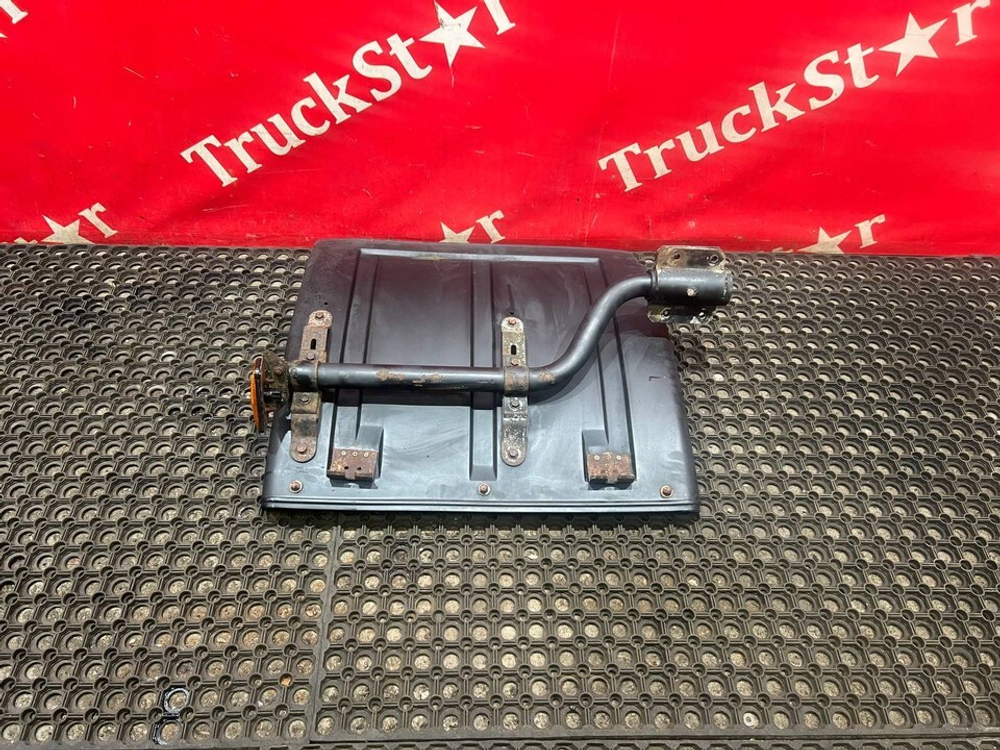 Крыло заднее левое передняя часть