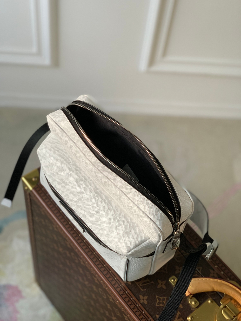 Louis Vuitton Outdoor Messenger