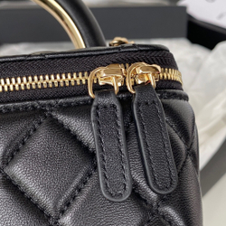 Chane1 Vanity With Chain 17 cm