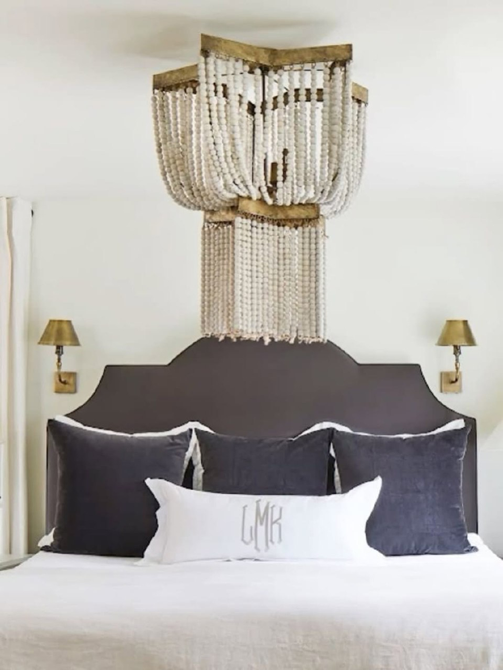 Люстра подвесная из деревянных бусинок