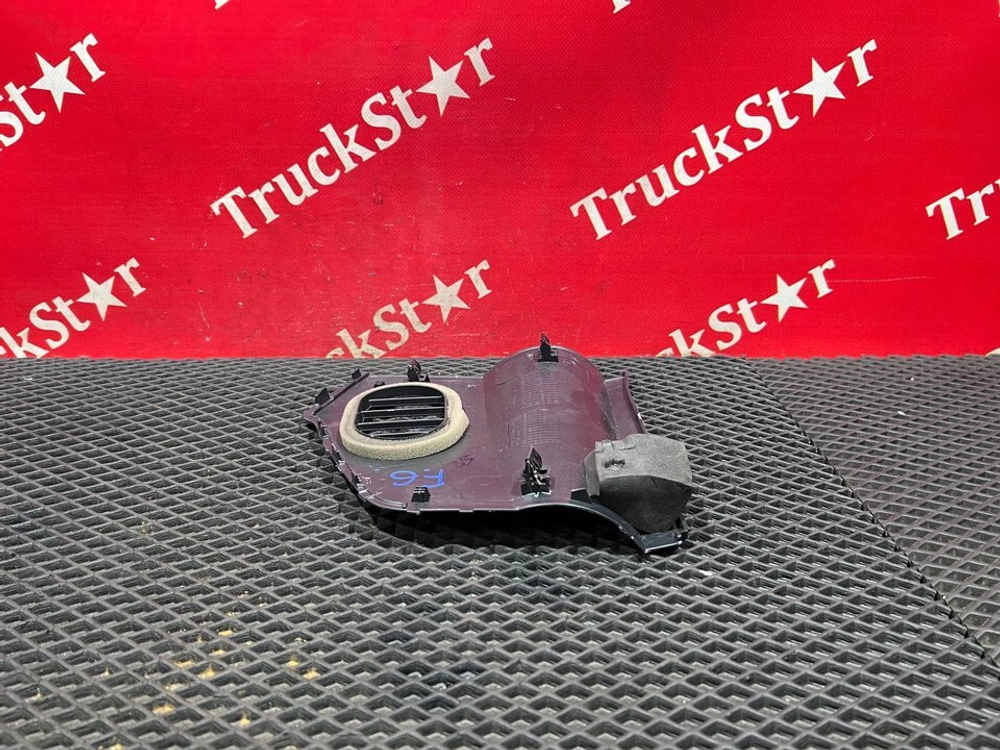 Накладка торпедо левая 2024 г