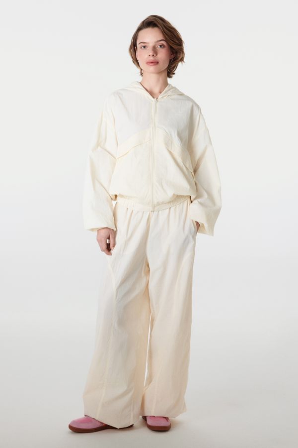 Олимпийка из нейлона 