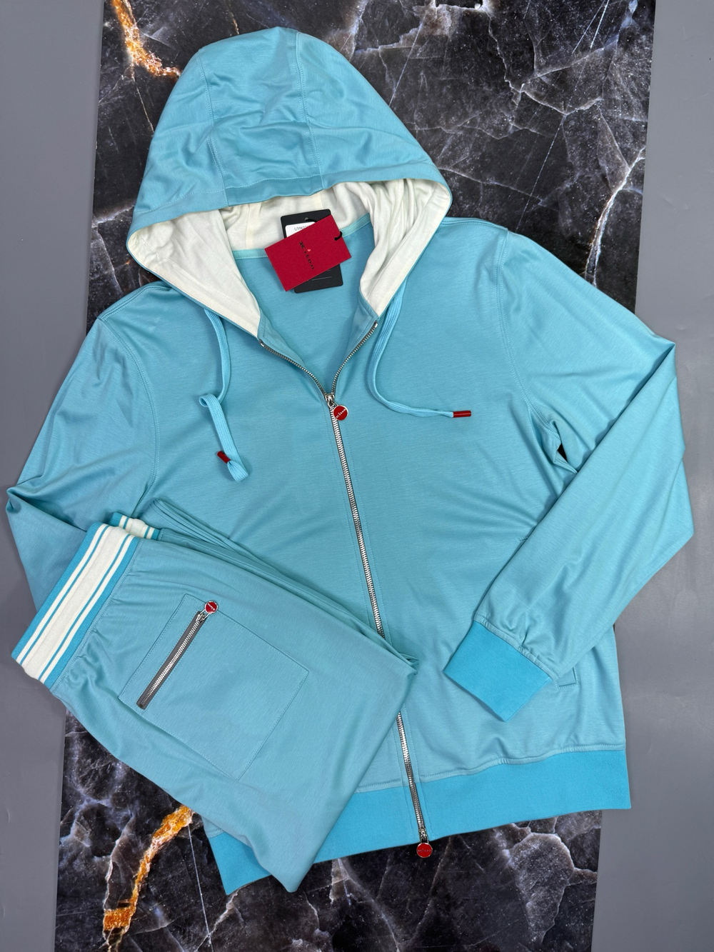 Прогулочный костюм Kiton
