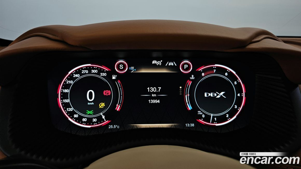 Aston Martin DBX 4.0 V8 (05.2021)
