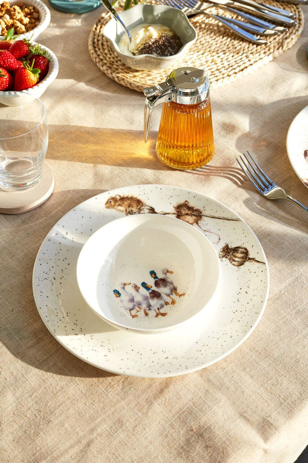 Royal Worcester - Wrendale Designs 27см Тарелка для мышей / артикул   WNOH4077-XB  / GTIN 749151683167