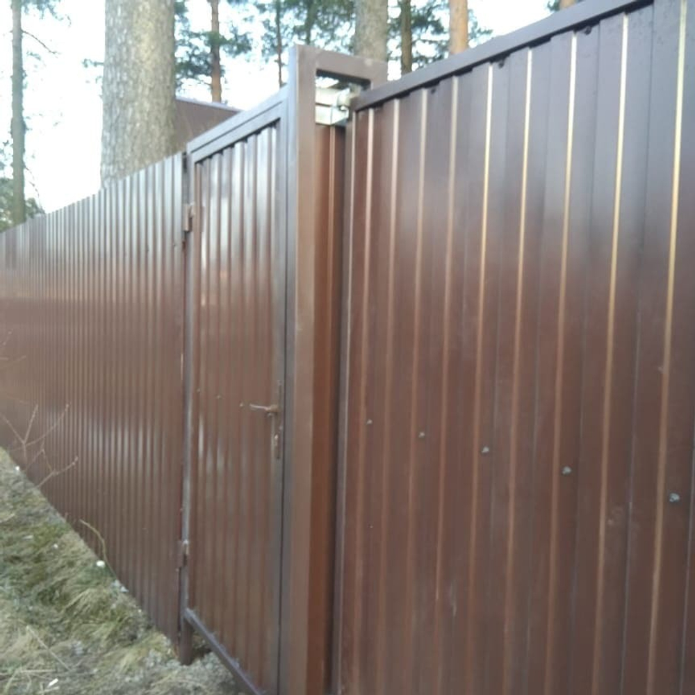 Откатные ворота в Вырице 4/2 с калиткой и электро приводом.