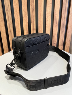 Сумка через плечо Louis Vuitton Alpha