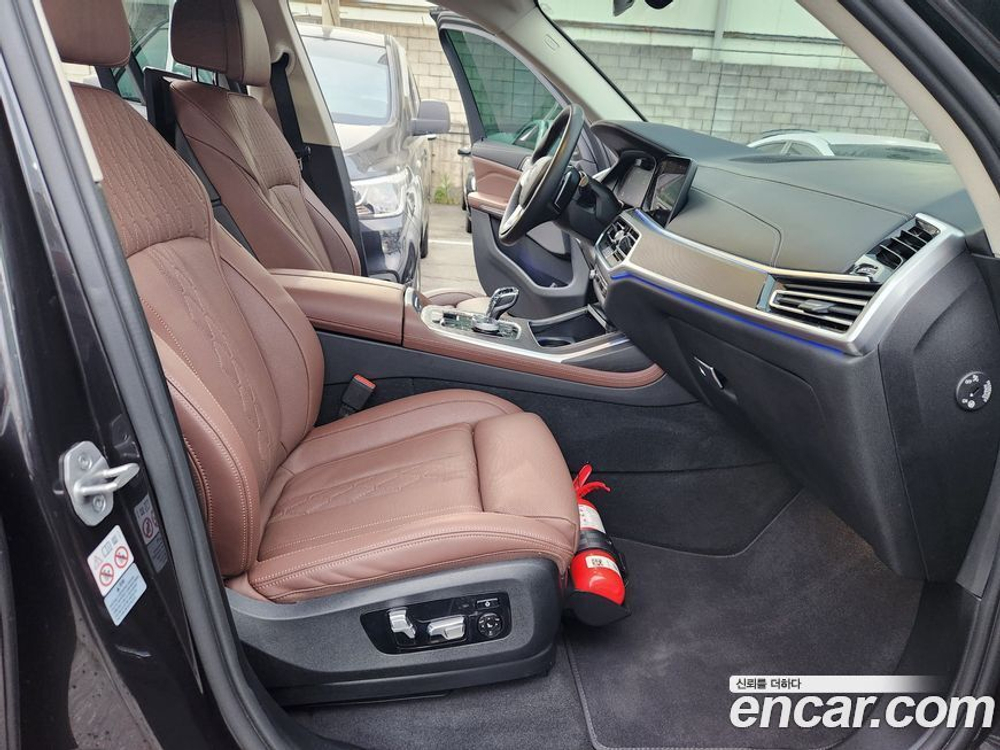 BMW X7 (G07) xDrive 40i Design Pure Excellence 7-и местный (09.2022)