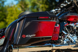CVO STREET GLIDE 2021 Sunset Orange Fade & Sunset Black