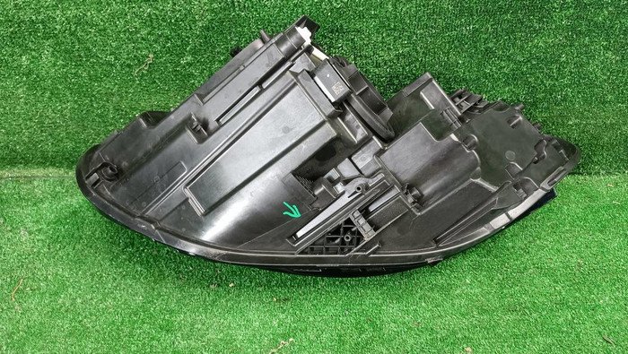 Фара правая Mercedes CLS C257 (2017-2021) LED