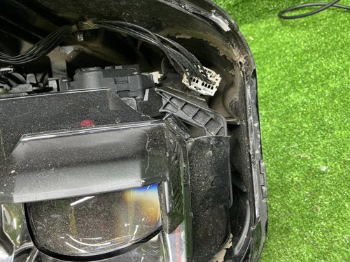 Битая Фара левая Zeekr 009 (2022-н.в.) LED