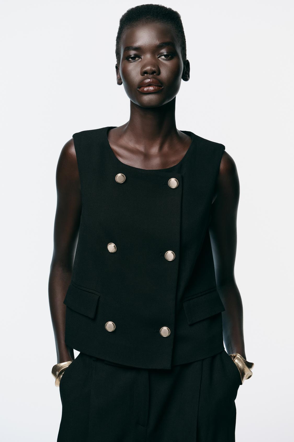 ZARA ДВУБОРТНЫЙ ЖИЛЕТ С ЗОЛОТИСТЫМИ ПУГОВИЦАМИ, ЧЕРНЫЙ