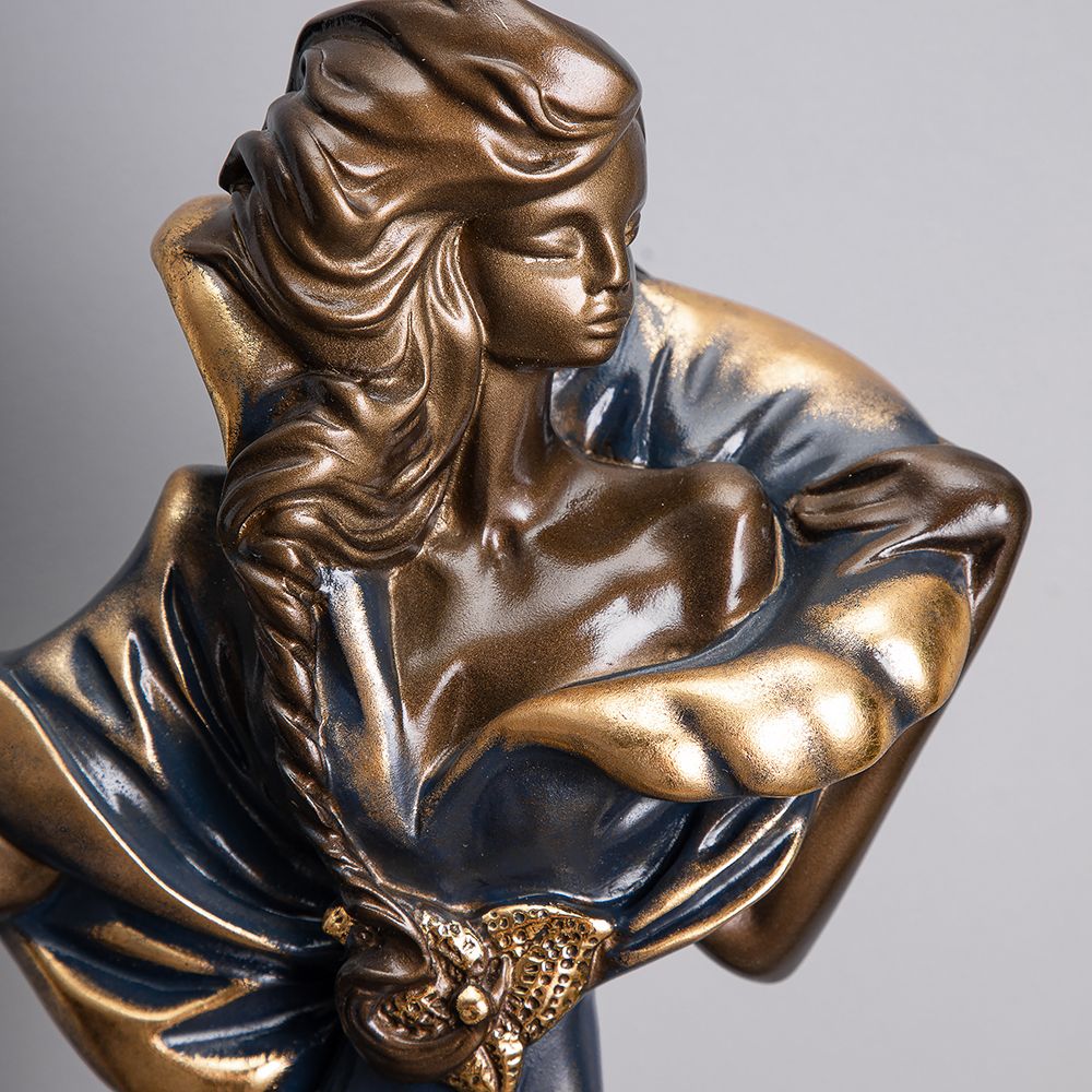 Девушка с пантерой Бронза