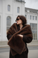 Меховой шарф с карманами шоколад