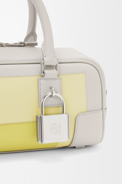 Loewe Укороченная сумка Amazona 23 из телячьей кожи наппа, серый/желтый