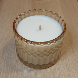 Свеча в вазочке с ароматом "Кожа и гранат"