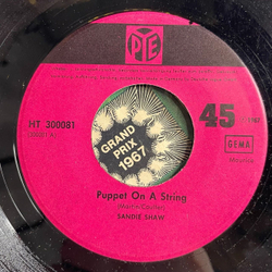Винтажная виниловая пластинка LP Sandie Shaw Puppet On A String (Germany 1967) 7 дюймов, 45 RPM, Single