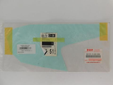 наклейка на бак Suzuki 68125-31J00-BG4