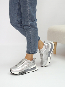 Кроссовки женские демисезонные