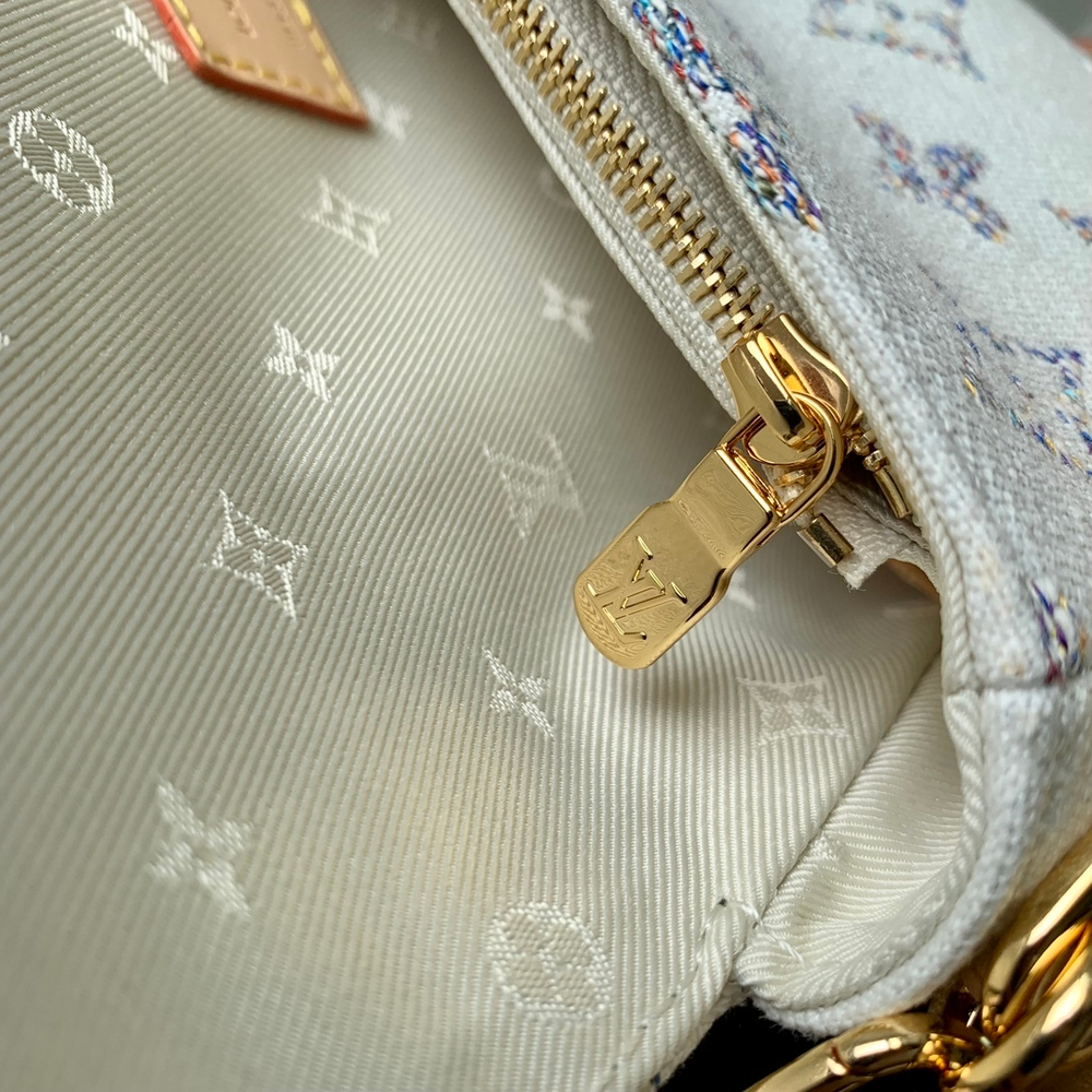Louis Vuitton Ivy Wallet On Chain Bag