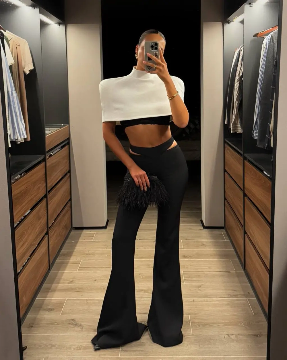 Кейп Toum, Белый