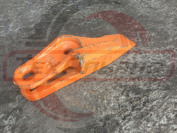 Зуб боковой Hitachi 56600-51482 погрузчика ZW180