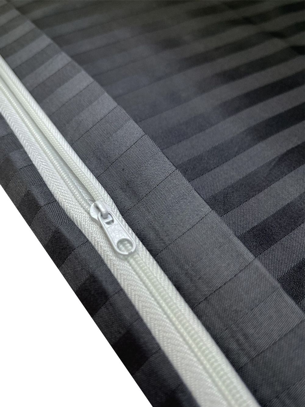 Пододеяльник сатин-страйп Milky Garden "Графитовый" 2-спальный на молнии 175x215 см