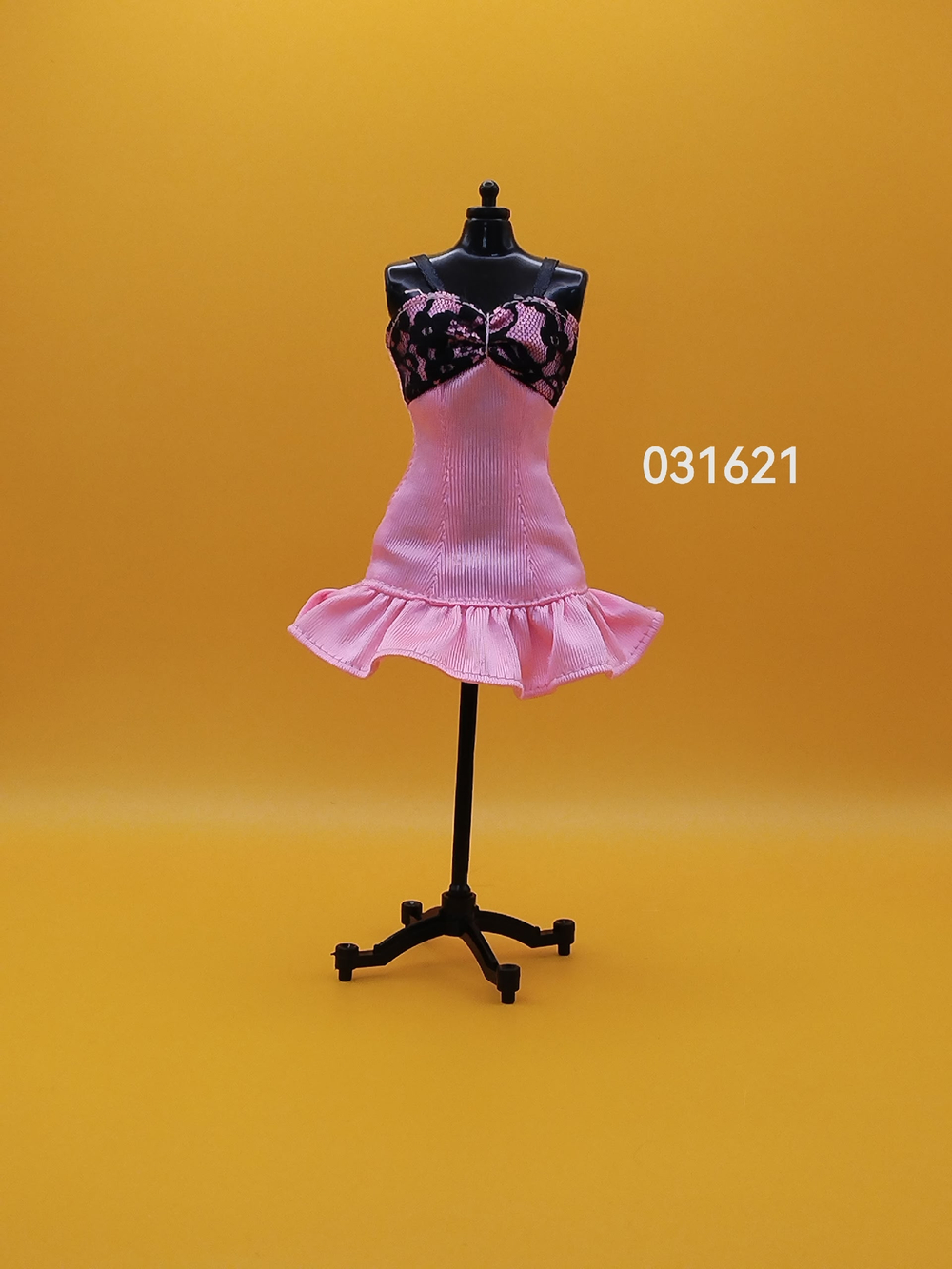 Одежда для куклы Барби 031621