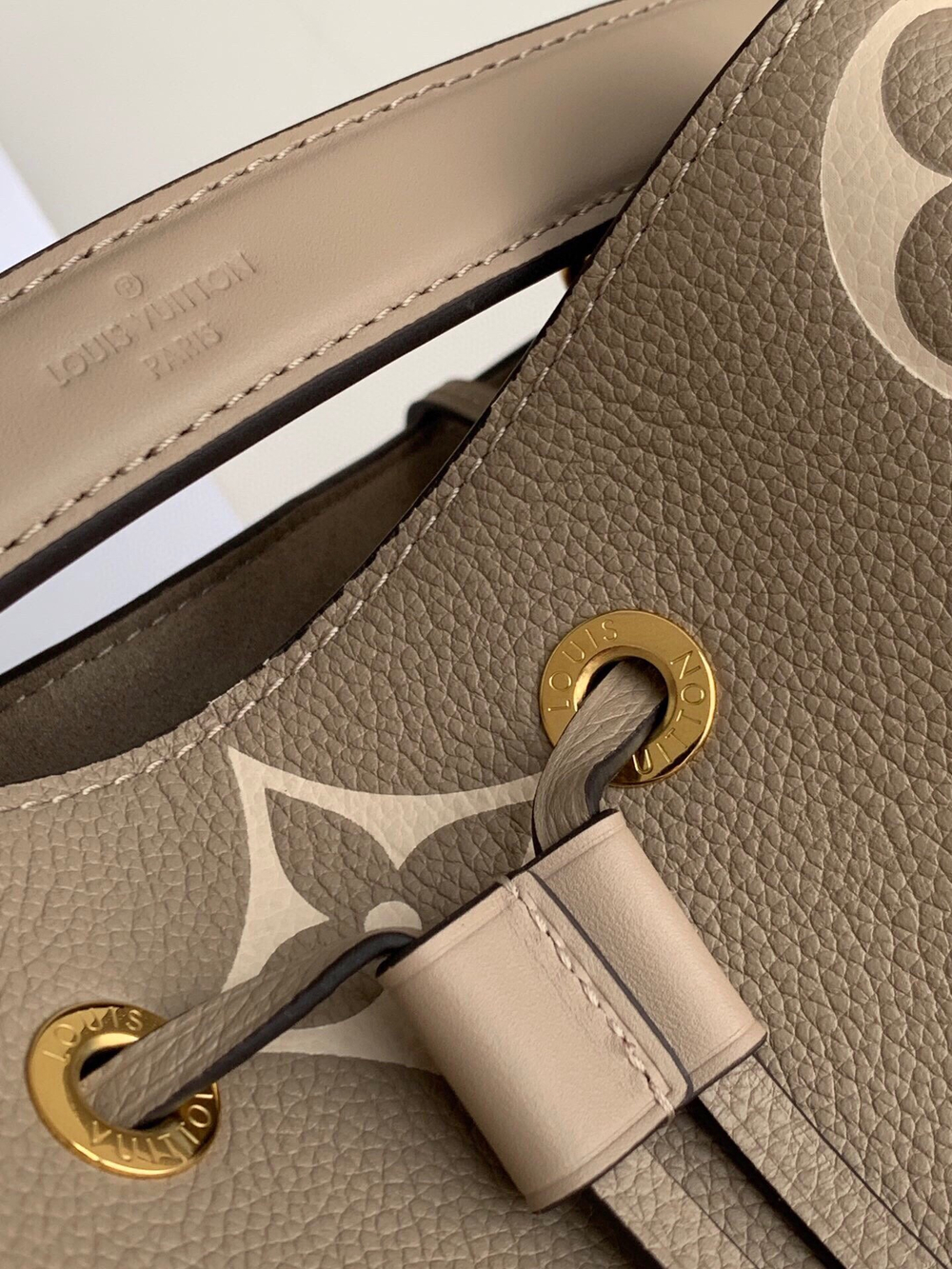Louis Vuitton NeoNoe MM