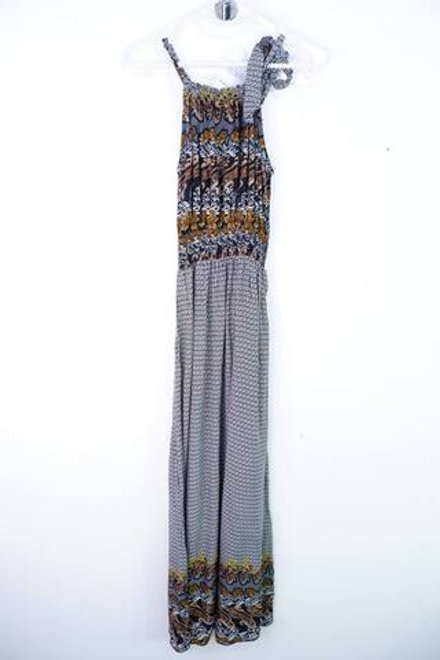 Платье длинное, визуально на 44 размер