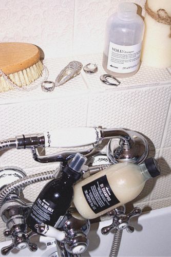 DAVINES