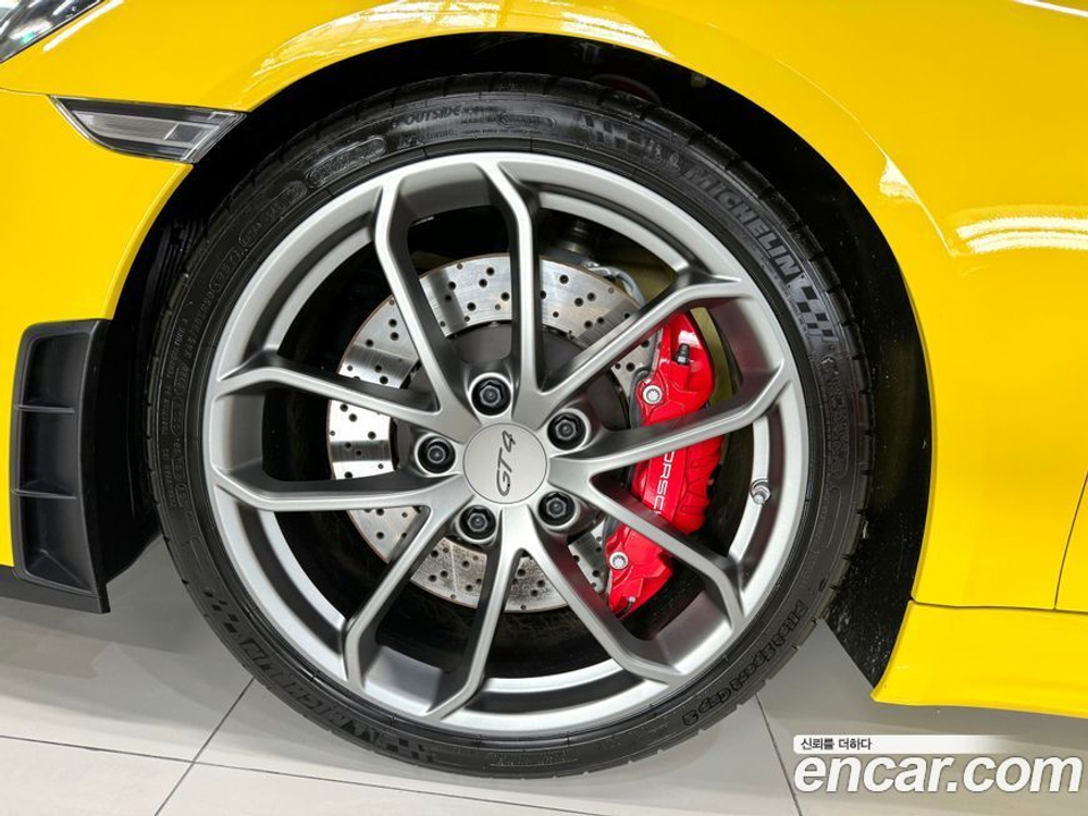 Porsche 718 Cayman 4.0 GT4 (11.2022)