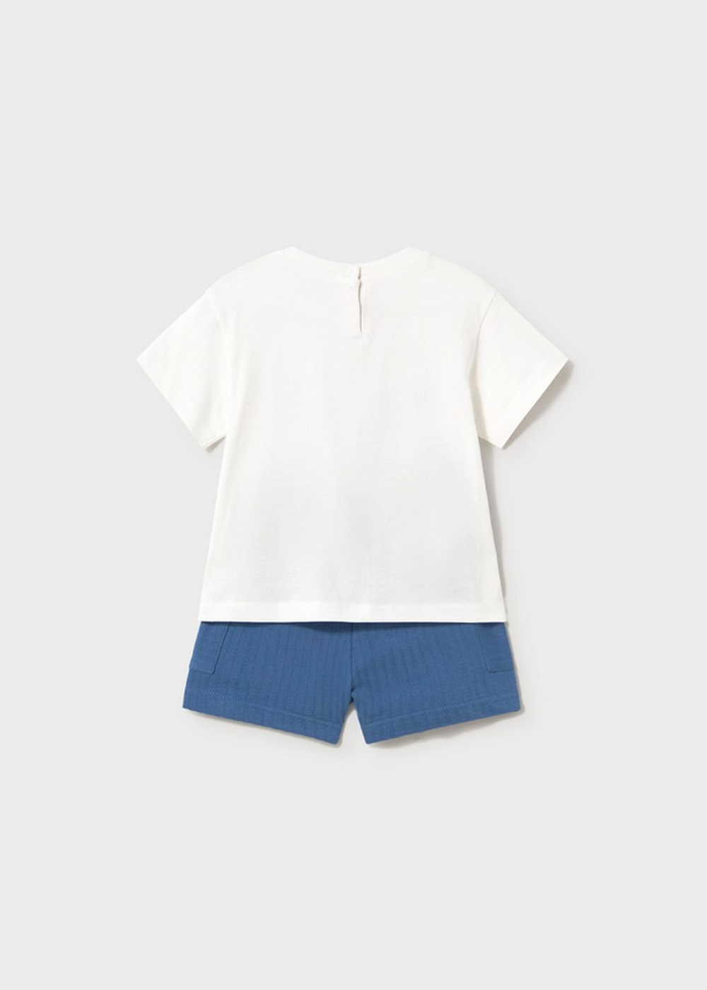 футболка с шортами