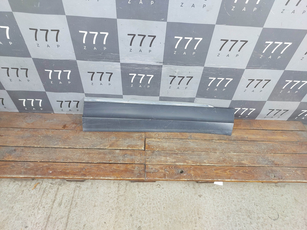 Накладка двери передней правой VW Tiguan 2 16-нв Б/У Оригинал 5NA854940P