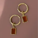 Серьги с подвесами прямоугольник с коньячным янтарем, позолота