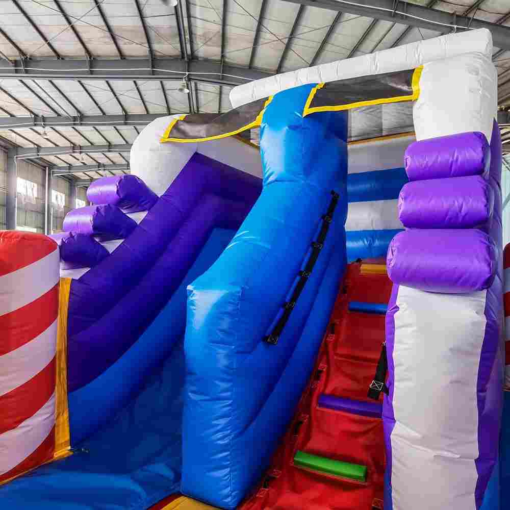 Коммерческий надувной батут «Веселый домик»,  6*5*4 м