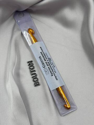 Для вязания "Gamma" HD крючок двухстор. алюминий d 7.0 - 8.0 мм 13 см в чехле .