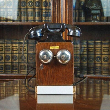 Винтаж: Настенный старинный телефонный аппарат