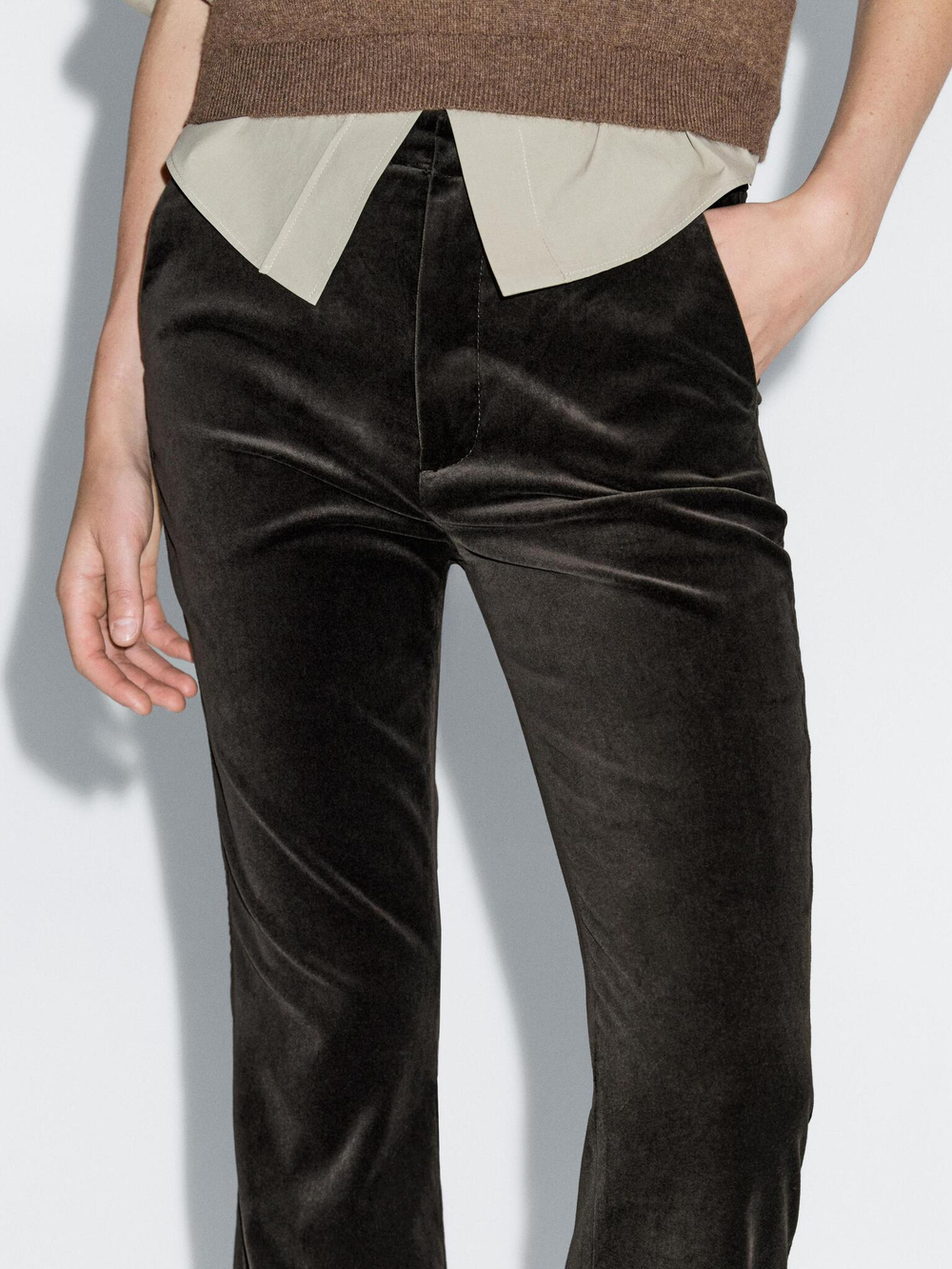 Massimo Dutti Расклешенные бархатные брюки, шоколадный