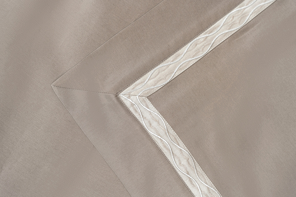 Постельное белье 2 спальное евро Сlaire Batiste Loire Diamante Riccio коричневое