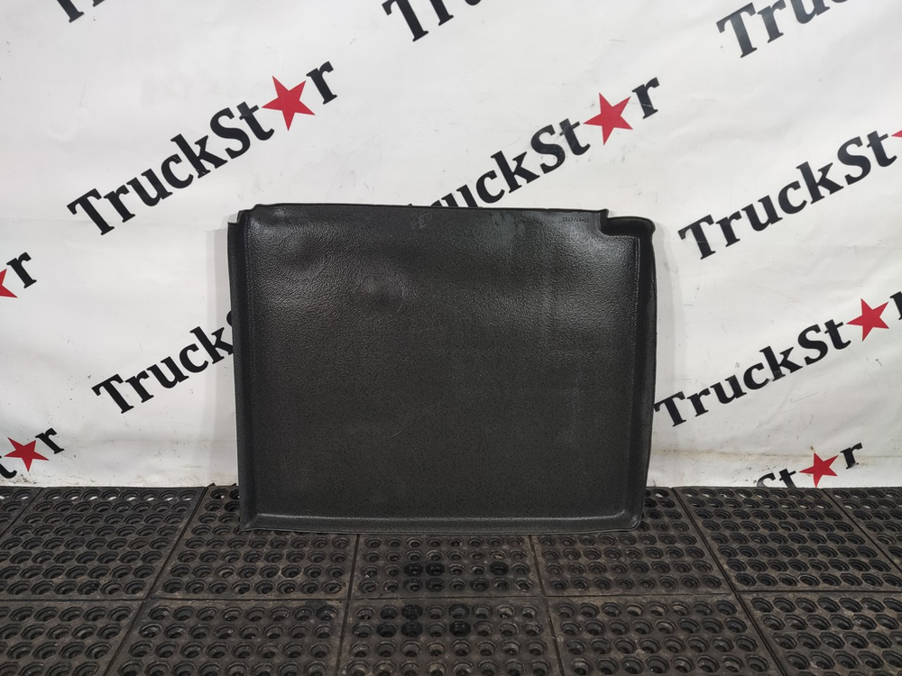 Напольное покрытие правое