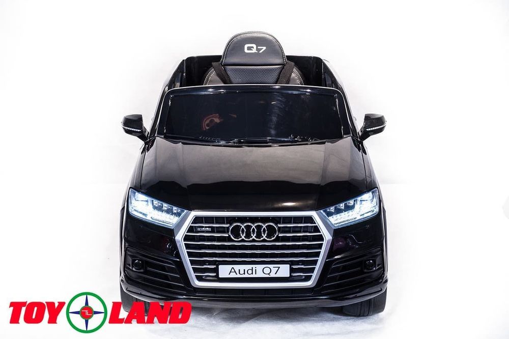 Ауди Q7 Черная