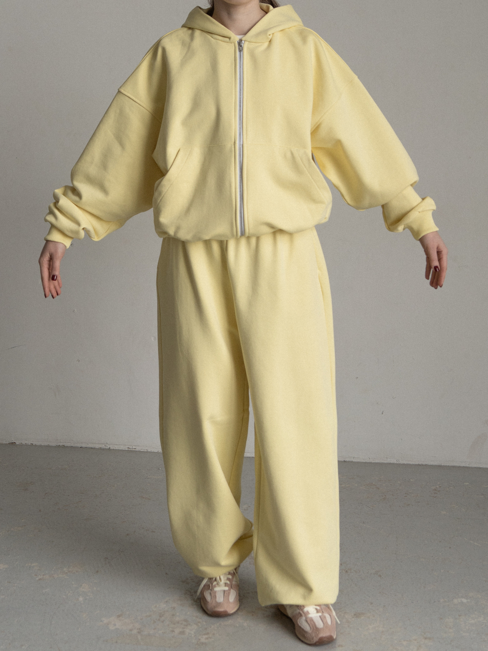 Костюм худи + брюки желтый