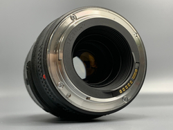 Canon EF 100mm 2.8 USM